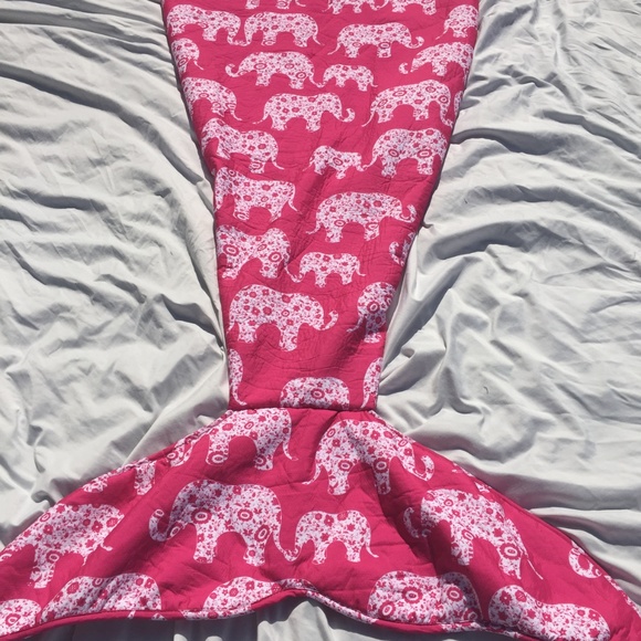 LUSH FUCHSIA PINK ELEPHANT MERMAID BLANKET QUILTED - Picture 6 of 8